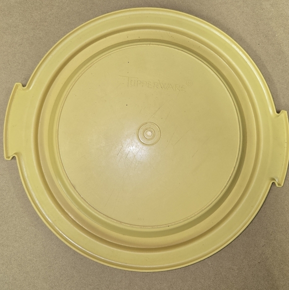 Vintage Tupperware Cake Taker LID ONLY - Picture 1 of 2